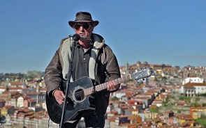 O protagonista de “Por detrás da moeda” morreu num banco de jardim no Porto
