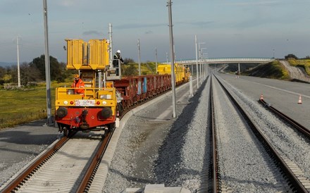 País repete segunda pior marca no investimento