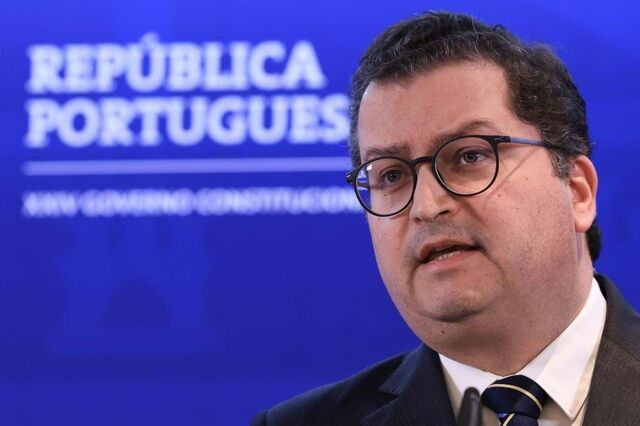 Miranda Sarmento acusa Medina de aprovar 2,5 mil milhões não orçamentados