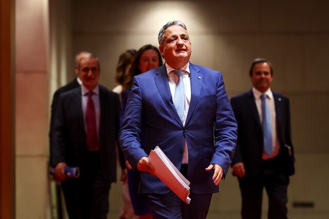 Macedo promove diretor central a administrador da Caixa