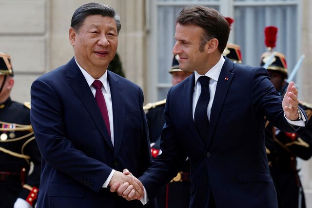 Guerra comercial entre China e UE sobe de tom com visita de Xi à Europa