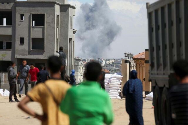 Israel continua a bombardear Rafah mesmo após Hamas acordar cessar-fogo