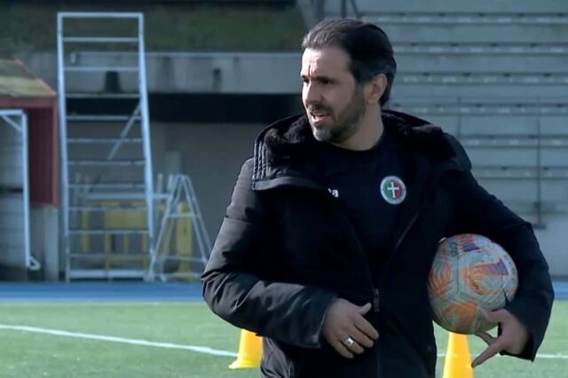 Clube de futebol em Paris tem treinador e jogadores portugueses e no fim dos jogos comem-se bifanas