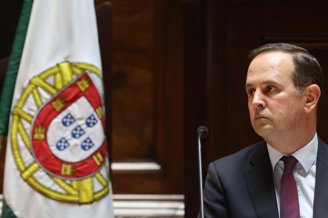 Ex-ministro das Finanças antecipa dívida abaixo de 99% em 2023 com revisão em alta do PIB
