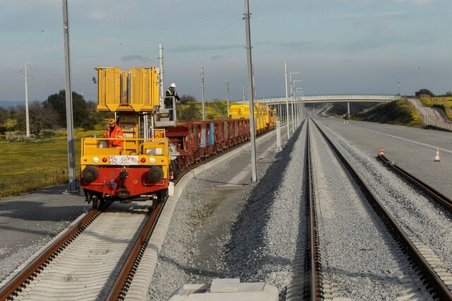 País repete segunda pior marca no investimento