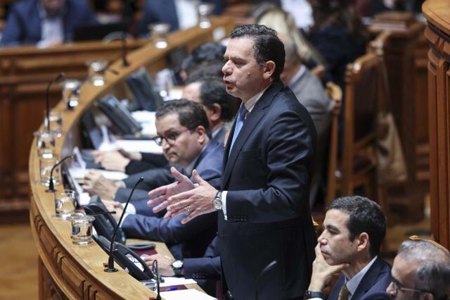 Governo disponível para aproximar posições, mas nunca para deixar cair o IRS Jovem