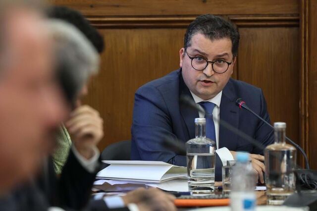 Sarmento mantém que situação orçamental 'não era a que o PS estava a propagandear' 