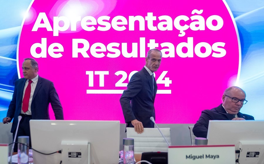 Miguel Maya (ao centro) reiterou que o capital acumulado vai servir para remunerar os acionistas e fortalecer a instituição para fazer face a eventuais tempos difíceis.