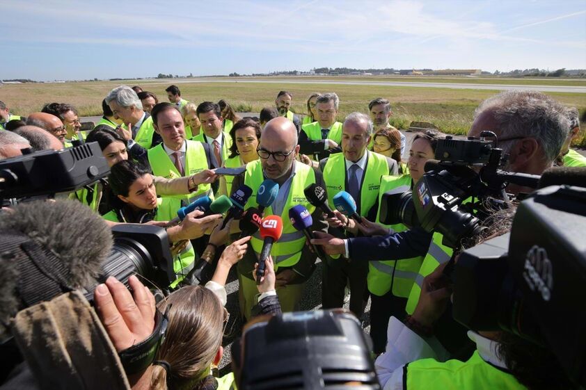 reforço pista aeroporto do Porto