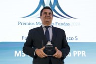 Miguel Soares, da BBVA Fundos, recebe o prémio de melhor Fundo PPR com Risco 5.