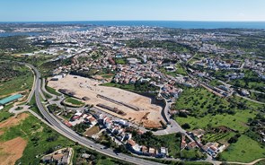 Belgas vão investir mais de 20 milhões a reconstruir 'retail park' algarvio ardido em 2012  
