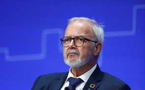 Antigo presidente do Banco Europeu de Investimento investigado por corrupção pela UE 