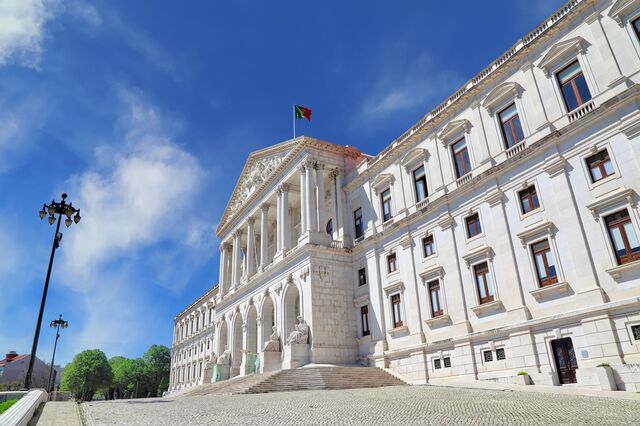 Em 50 anos, todos os partidos já ajudaram a aprovar orçamentos
