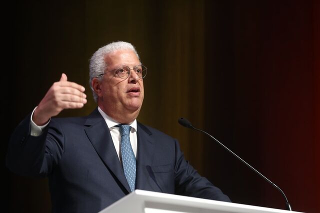 'Discussão séria vai muito além do IRC', defende ministro da Economia 