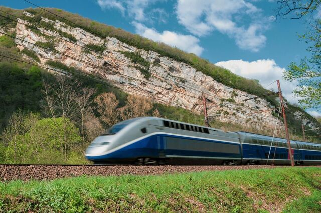 Bruxelas quer alta velocidade sustentável entre Porto e Vigo até 2040