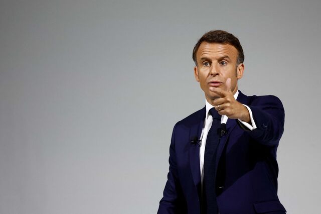 Macron enfrenta dois opositores: Marine Le Pen e Putin