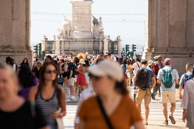 Depois de quase estagnar, economia deve recuperar até ao final do ano 