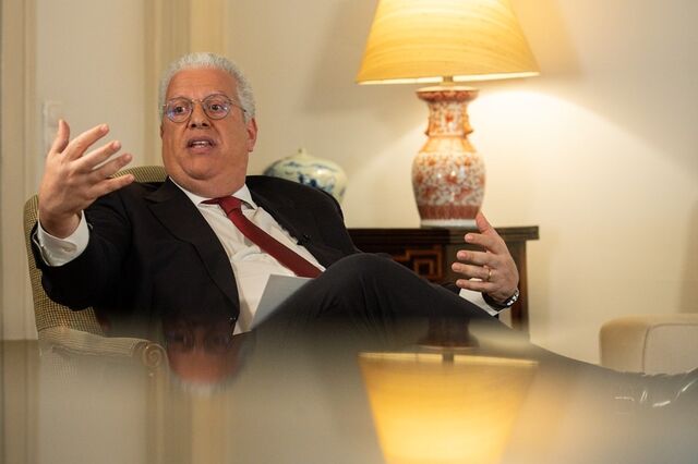 Reindustrialização está no topo da lista “do nosso plano”, diz ministro da Economia