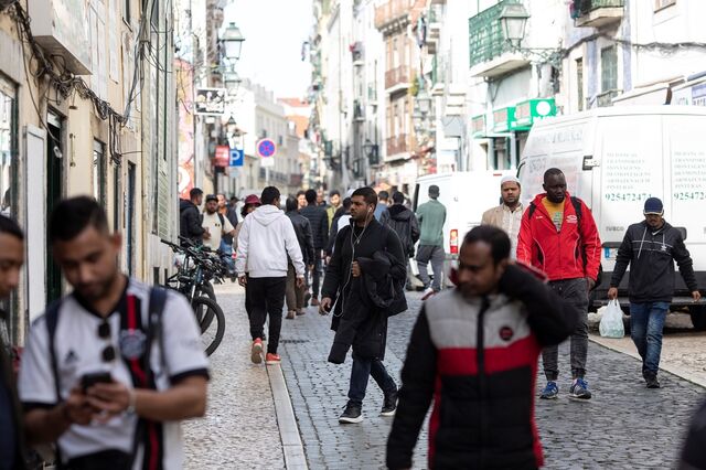 População em máximos. Imigração duplica em dois anos e segura natalidade