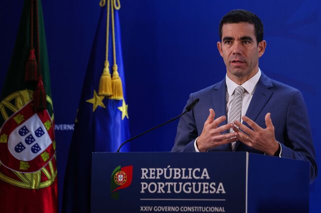 Funcionários públicos 'podem estar tranquilos' com reforma do Estado, diz Governo