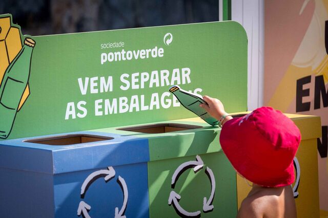 Academia Ponto Verde: nas praias da Costa da Caparica aprende-se a reciclar embalagens