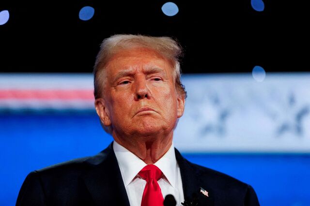Trump ameaça UE com tarifas de 200% ao álcool. Setor tomba em bolsa