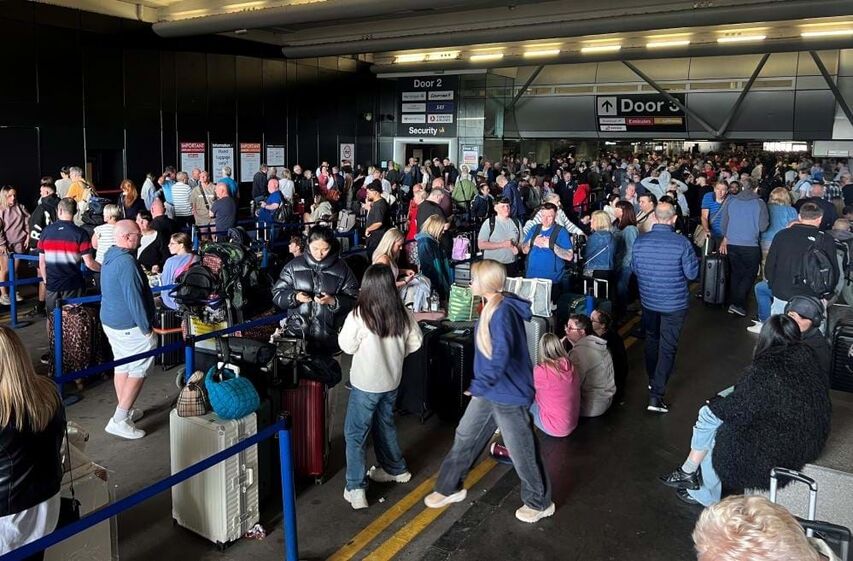 Aeroporto de Manchester com constrangimentos após corte energia