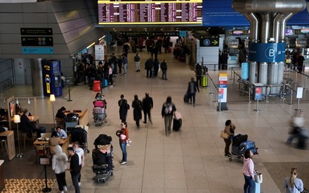 Passageiros nos aeroportos nacionais recuam em fevereiro