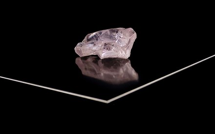 Venda de diamantes rende 19,8 milhões a Angola