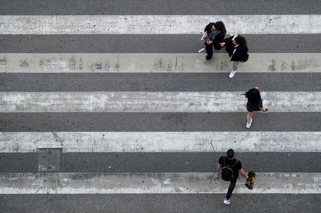 Desemprego jovem teima em não cair mesmo com emprego máximo