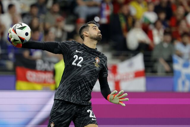 Portugal vence Eslovénia com Diogo Costa a brilhar nos penáltis