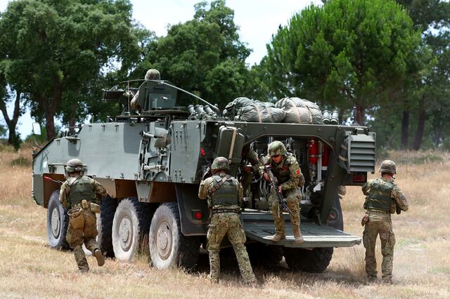 Portugueses foram os que mais reforçaram apoio a defesa comum