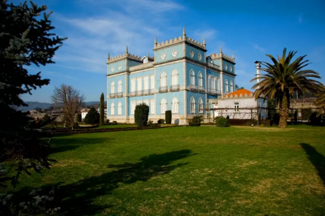 Incêndio num palacete de 7,5 milhões na Póvoa de Lanhoso 