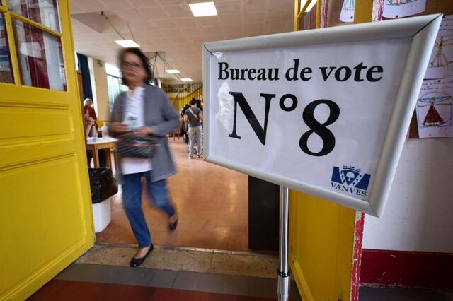 Participação nas eleições francesas até ao meio-dia é a mais alta desde 1981