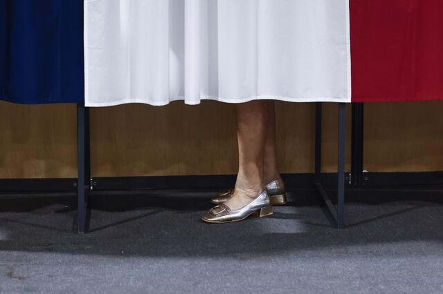 O que está em causa nas eleições francesas? Um guia para um domingo incerto