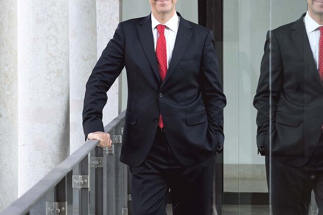 Excelência na formação em economia e gestão
