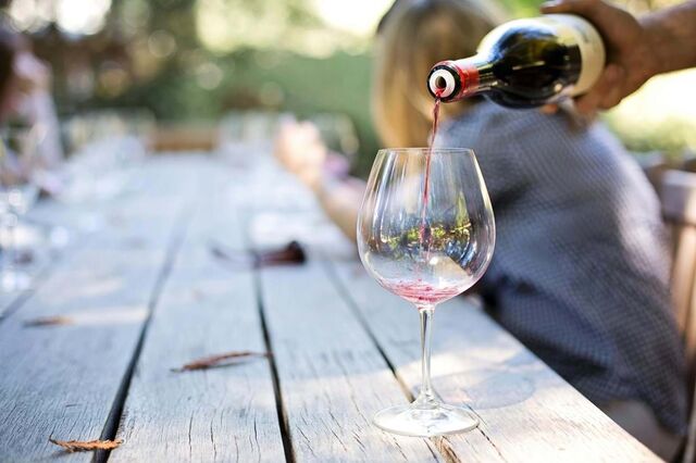 Setor do vinho com excesso de “stock” quer agilização de verbas e vender mais caro