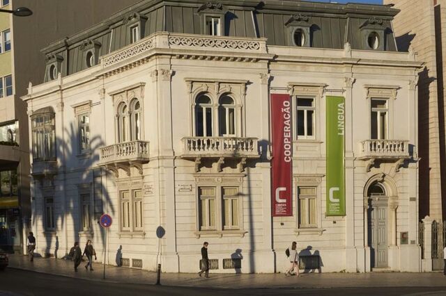 Governo dissolve conselho diretivo e nomeia Florbela Paraíba presidente do instituto Camões