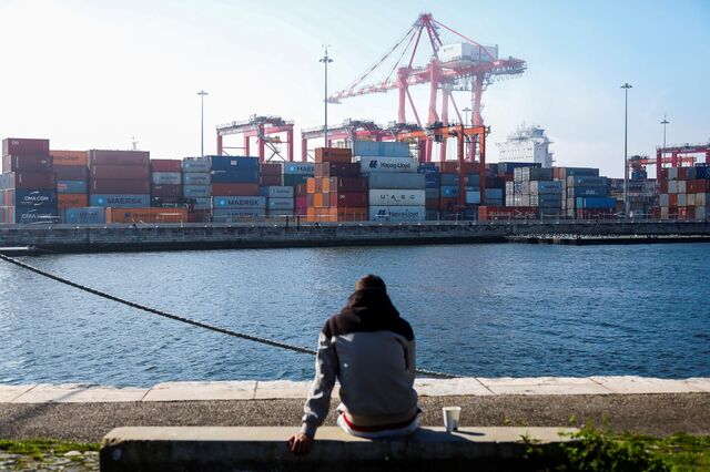 Encomendas agravaram défice comercial de bens de 2024