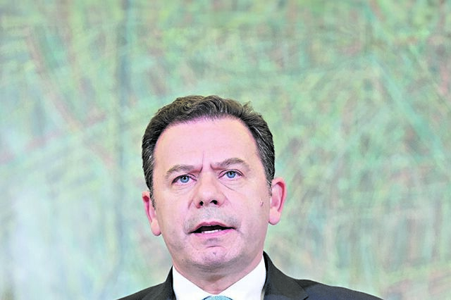 Sondagem: Larga maioria quer Governo a negociar para ter OE aprovado
