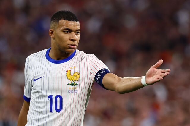 Mbappé compra clube da II Liga francesa