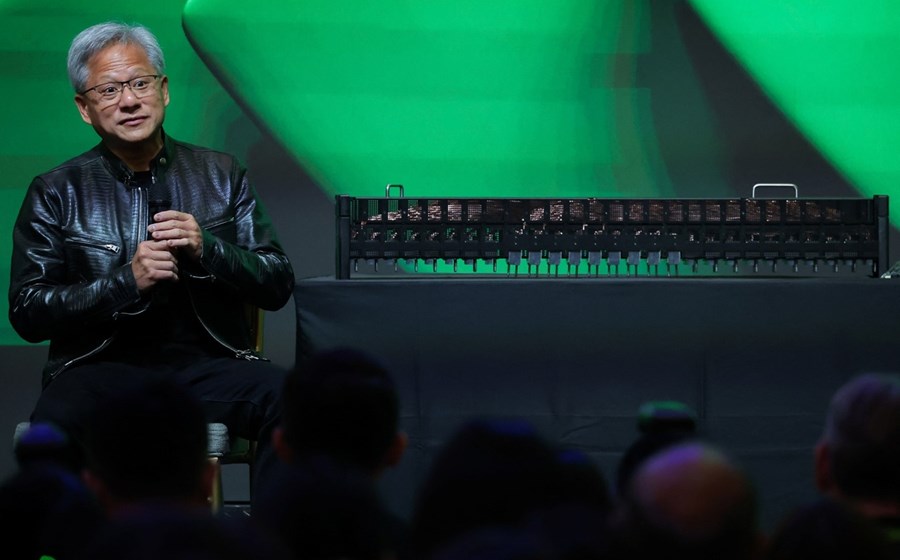 A Nvidia, liderada por Jensen Huang, apresenta resultados a 28 de agosto. No acumulado do ano, as ações sobem 138%.