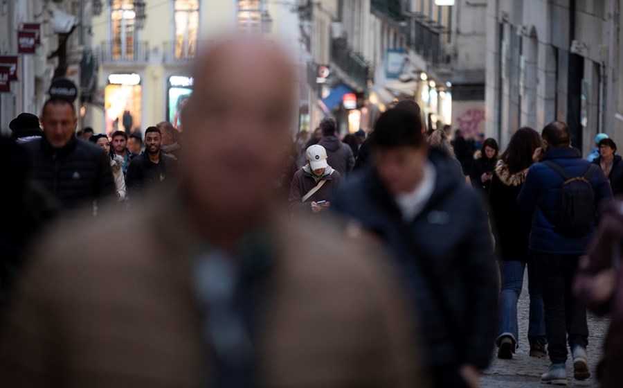 Taxas contributivas reduzidas sem contrapartida no risco de recurso a subsídios abrangem 1,7 milhões de pessoas. Peritos recomendam revisão de critérios.