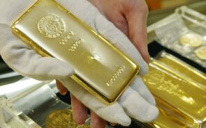 Dólar e 'yields' em alta pressionam ouro