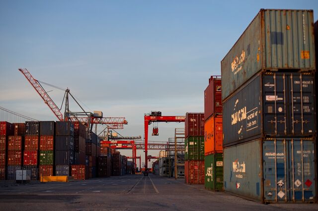 Excedente comercial externo da Zona Euro sobe para 12,5 mil milhões