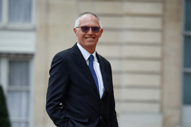 Carlos Tavares afasta saída da Stellantis antes de terminar mandato