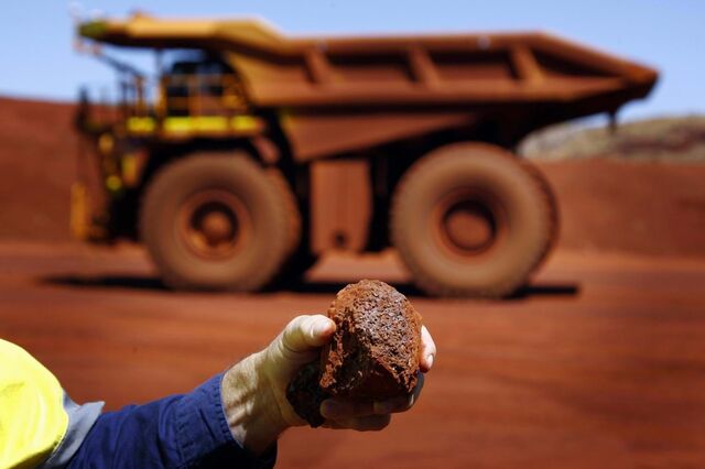 Minério de ferro atinge valor mais baixo desde 2022 com crise do aço