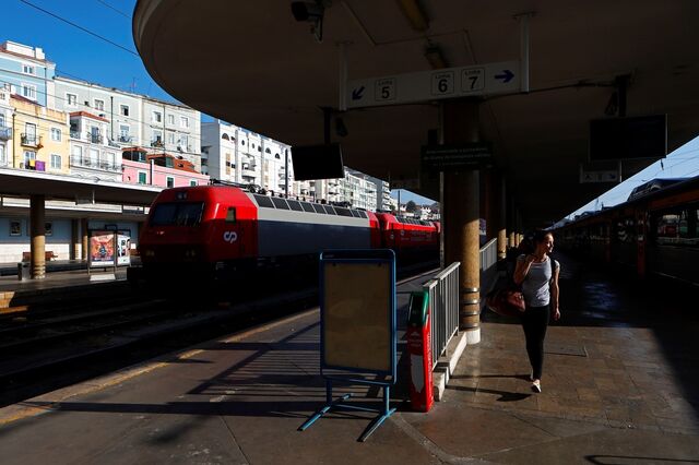 Suspensa greve de revisores e trabalhadores das bilheteiras da CP após acordo