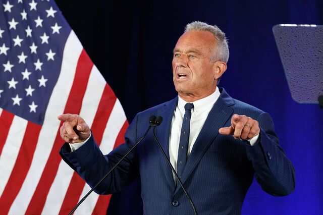 Robert F. Kennedy Jr. desiste da corrida à Casa Branca e apoia Trump
