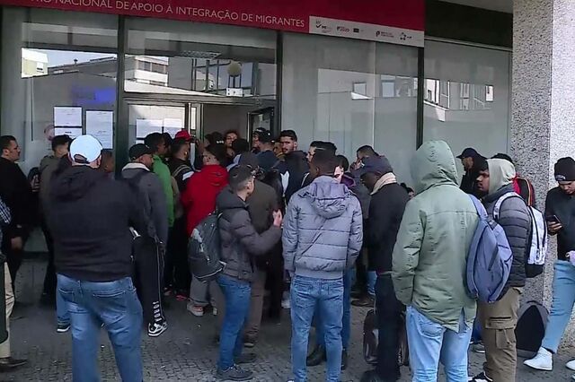 Migrações: Associações marcam para outubro concentração pela reposição da manifestação de interesse 